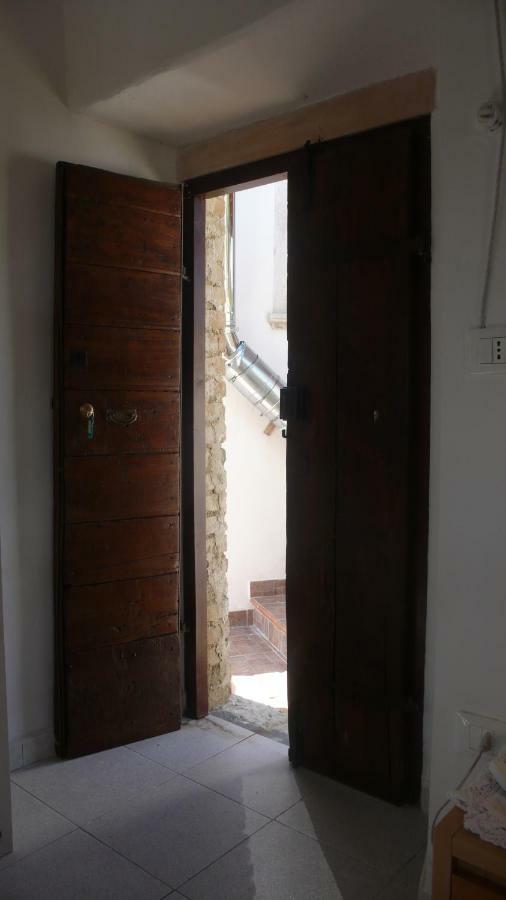 Depandance Elvira Basilico Apartment San Valentino in Abruzzo Citeriore Bagian luar foto