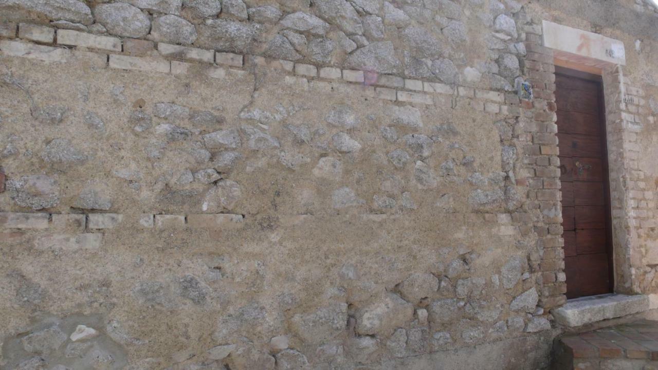 Depandance Elvira Basilico Apartment San Valentino in Abruzzo Citeriore Bagian luar foto
